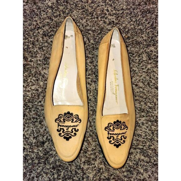 Salvatore Ferragamo | Vintage Suede Embroidered Flats - Picture 2 of 10